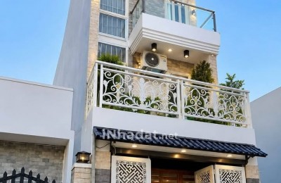 BÁN NHÀ LINH CHIỂU, HẺM XE HƠI, 4PN, GẦN CHỢ THỦ ĐỨC