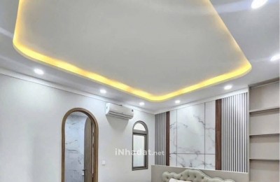 BÁN NHÀ MẶT TIỀN HAI BÀ TRƯNG, DĨ AN, 5 TẦNG, THANG MÁY