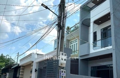 BÁN NHÀ PHÚ HÒA, 1 TRỆT 1 LẦU, 3PN, SÂN Ô TÔ, NHÀ MỚI