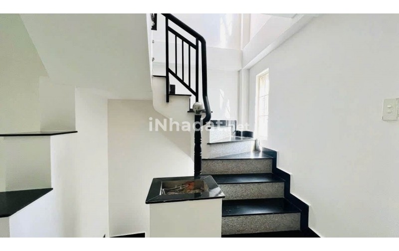 BÁN NHÀ QUẬN TÂN PHÚ - ĐƯỜNG LÊ TRỌNG TẤN - 42M2 - 3 TẦNG - NGANG 6M - HẺM 3M, CÁCH 20M XE HƠI QUAY ĐẦU - NGAY ĐẠI HỌC CÔNG THƯƠNG - CHỈ 5.1 TỶ TL