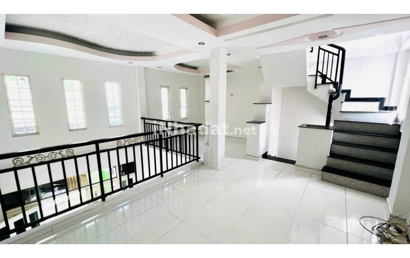 BÁN NHÀ QUẬN TÂN PHÚ - ĐƯỜNG LÊ TRỌNG TẤN - 42M2 - 3 TẦNG - NGANG 6M - HẺM 3M, CÁCH 20M XE HƠI QUAY ĐẦU - NGAY ĐẠI HỌC CÔNG THƯƠNG - CHỈ 5.1 TỶ TL