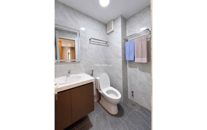 Bán nhà mặt tiền đường số 6m  Quận 4 – Sát công viên Khánh Hội –dtsd 99m2-4 Tầng - 3pn