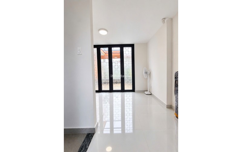 Bán nhà mặt tiền đường số 6m  Quận 4 – Sát công viên Khánh Hội –dtsd 99m2-4 Tầng - 3pn